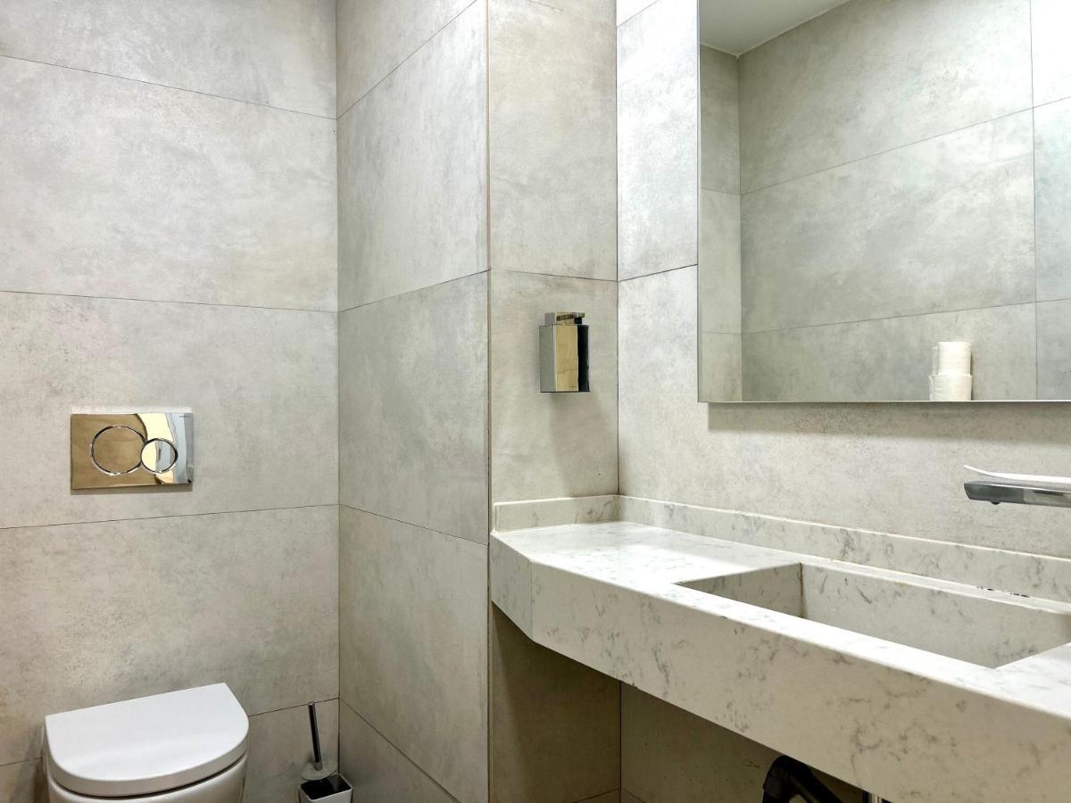 Apartament Ramon Lujan 91 Madrid